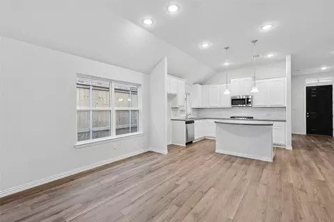 Kitchen - 1069 Wisdom Way Dr, Haslet, TX 76052 photo 6 of 7