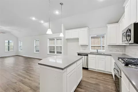 Kitchen - 1069 Wisdom Way Dr, Haslet, TX 76052 photo 3 of 7