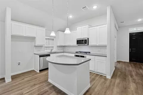 Kitchen - 1069 Wisdom Way Dr, Haslet, TX 76052 photo 2 of 7