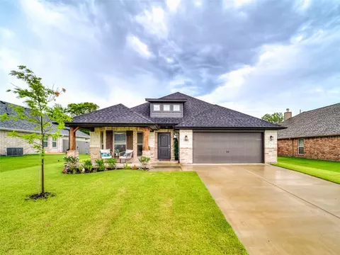 709 Nolan Dr, Sherman, TX 75092