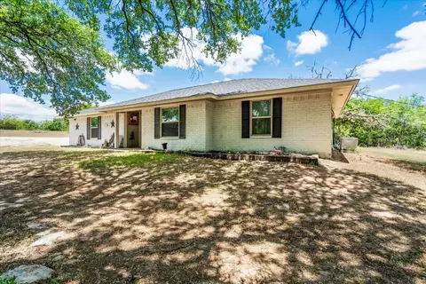 7080 Ellis Dr, Weatherford, TX 76088