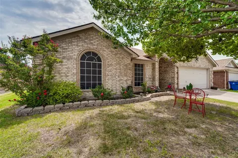 121 Jennings Dr, Waxahachie, TX 75165