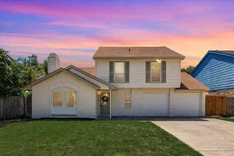 6717 Oriole Ct, Fort Worth, TX 76137