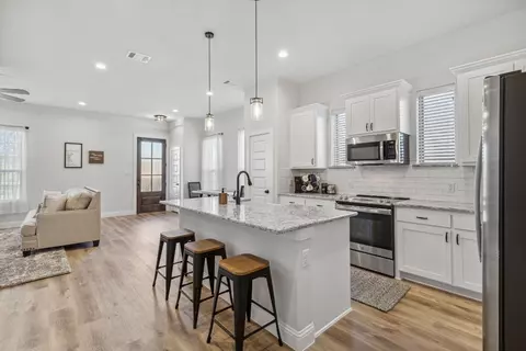 4106 Avion Dr, Sanger, TX 76266