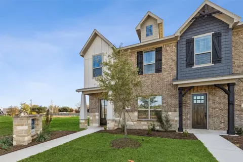 4104 Avion Dr, Sanger, TX 76266