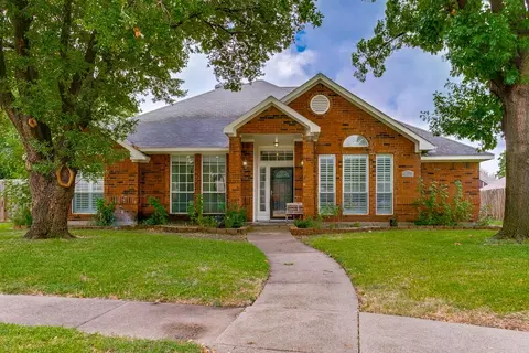6817 Buckhorn Dr, Rowlett, TX 75089