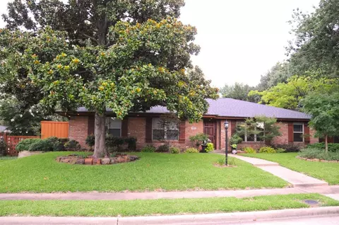 925 Westbrook Dr, Plano, TX 75075