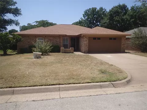 1864 Larkspur Dr, Arlington, TX 76013