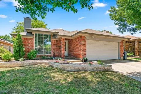 5613 Cancun Dr, North Richland Hills, TX 76180