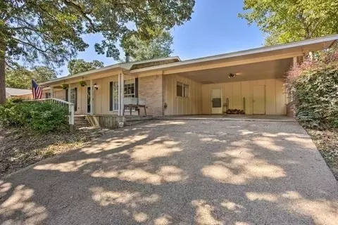 5485 Bayshore Dr, Athens, TX 75752