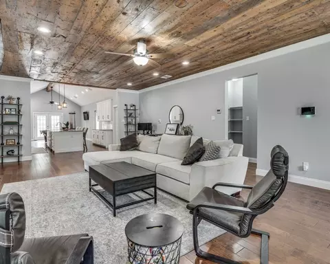 206 S Marlborough Ave, Dallas, TX 75208