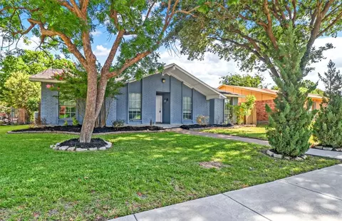 2105 Meadfoot Rd, Carrollton, TX 75007