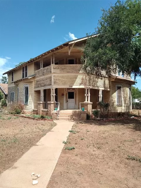 700 W Pecan St, Coleman, TX 76834