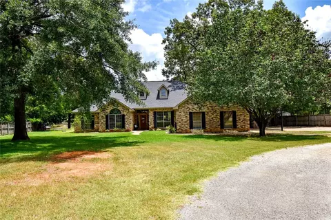17322 Fishermans Dr, Troup, TX 75789