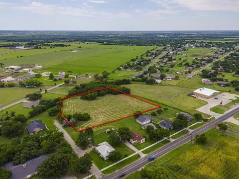 100 Short St, Palmer, TX 75152