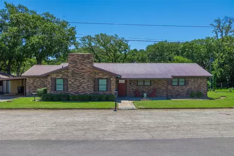625 S Lamar St, De Leon, TX 76444