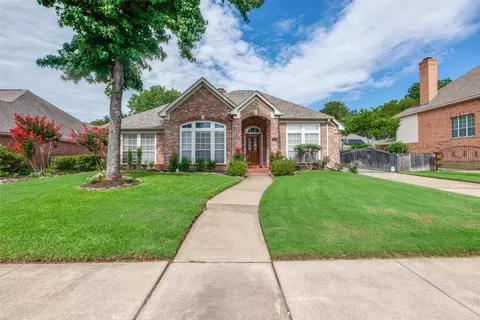 8521 Castle Creek Rd, North Richland Hills, TX 76182