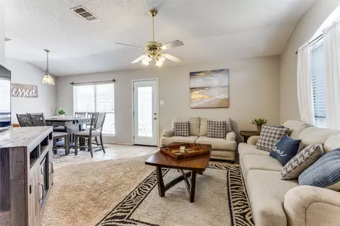 5912 Shady Springs Trl, Fort Worth, TX 76179