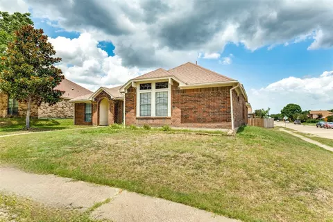 2102 Live Oak Dr, Garland, TX 75040
