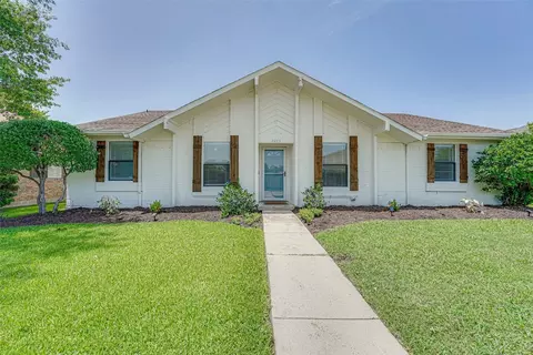 2233 Spring Leaf Dr, Carrollton, TX 75006