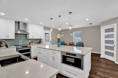 2704 Woodlake Pkwy, Little Elm, TX 75068