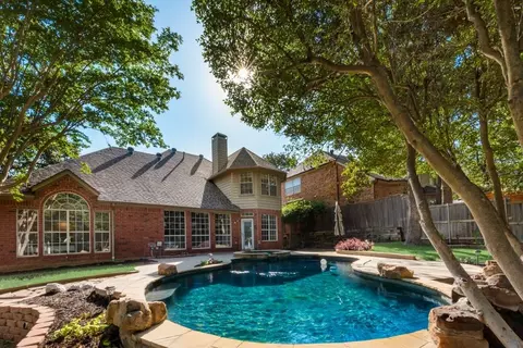 2735 Woodside Dr, Highland Village, TX 75077
