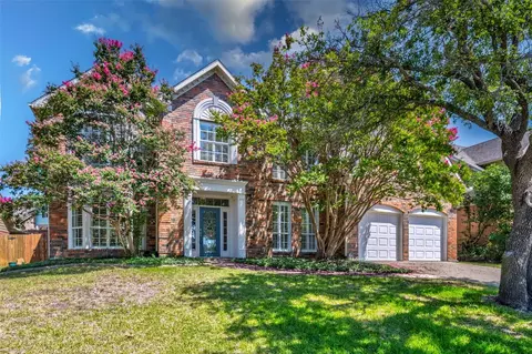 1082 Woodbriar Dr, Grapevine, TX 76051