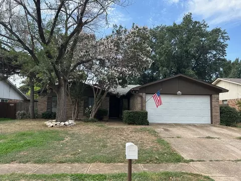 6804 Forestview Dr, Arlington, TX 76016
