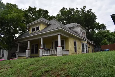509 E Main St, Denison, TX 75021