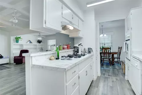 904 N Ector Dr, Euless, TX 76039 photo 9