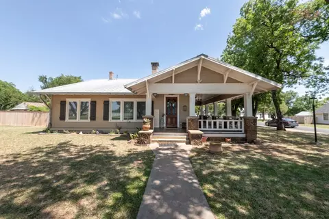 616 E Gilbert St, Henrietta, TX 76365