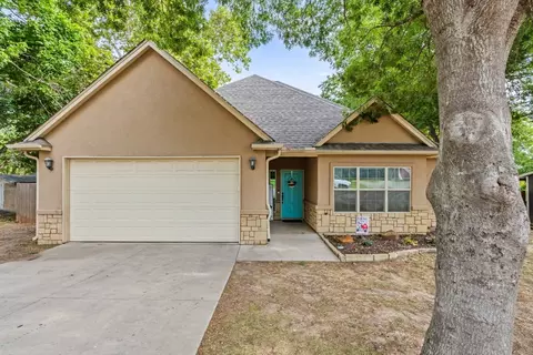 1112 W Ball St, Weatherford, TX 76086