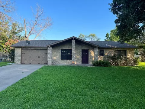 124 Shenandoah Dr, Comanche, TX 76442