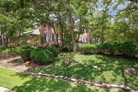 302 W Charlottesville Ave, Colleyville, TX 76034