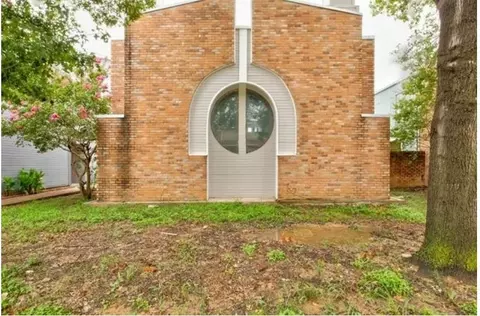 611 W Union Bower Rd, Irving, TX 75061