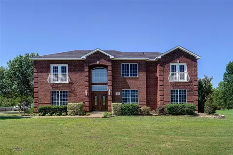261 Eagles View Dr, Ennis, TX 75119