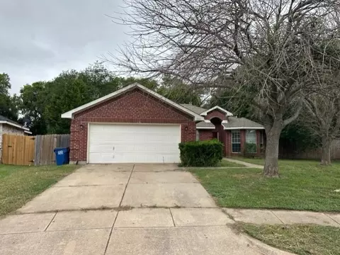 1006 Ronald Allen Ct, Glenn Heights, TX 75154