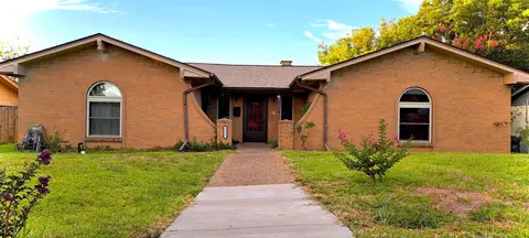 1521 Juneau Dr, Grand Prairie, TX 75050