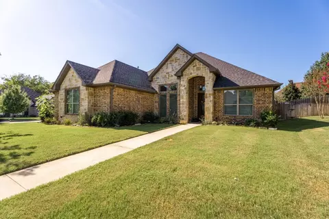 11242 Water Oak Dr, Flint, TX 75762
