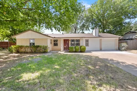 2921 Needles St, Euless, TX 76040