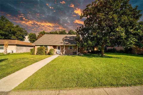 11340 Glen Cross Dr, Dallas, TX 75228