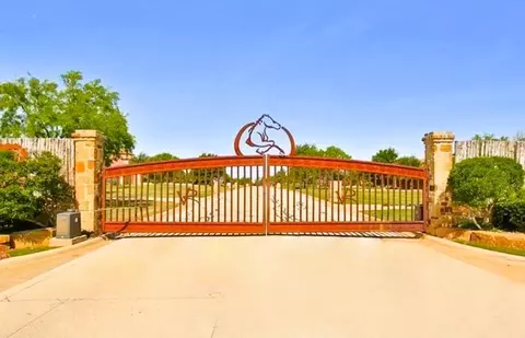 4502 La Hacienda Dr, Abilene, TX 79602