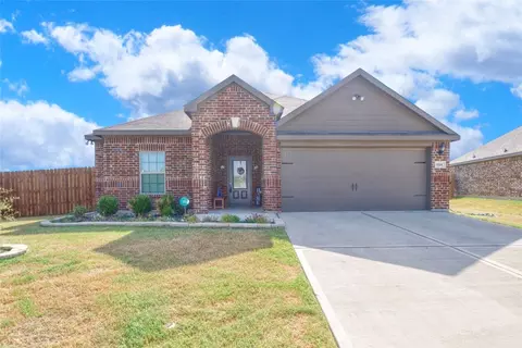 1701 Blue Water Ct, Crowley, TX 76036