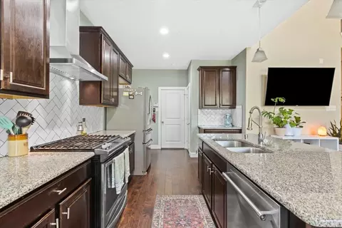 1009 Brook Forest Ln, Euless, TX 76039 photo 9