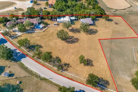 8002 Nine Mile Bridge Rd, Fort Worth, TX 76135