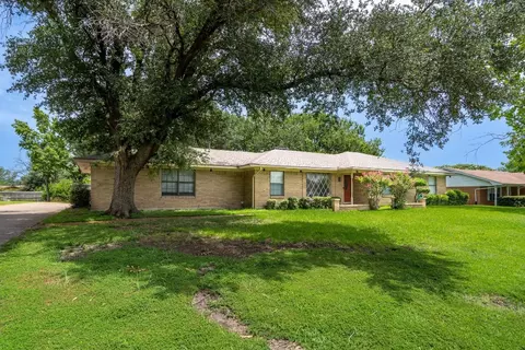 3204 Bonham St, Greenville, TX 75402