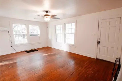 127 Desvoignes Rd, Denison, TX 75021