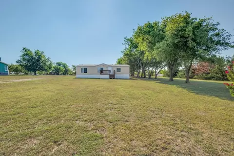 8527 Longhorn Dr, Justin, TX 76247