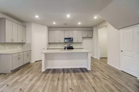 Kitchen - 2629 Acadia Dr, Corinth, TX 76210 photo 1 of 4