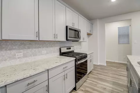 Kitchen - 2629 Acadia Dr, Corinth, TX 76210 photo 4 of 4